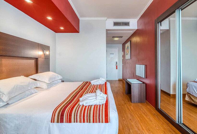 اتاق استاندارد با چشمانداز دریا, Muthu Raga Madeira