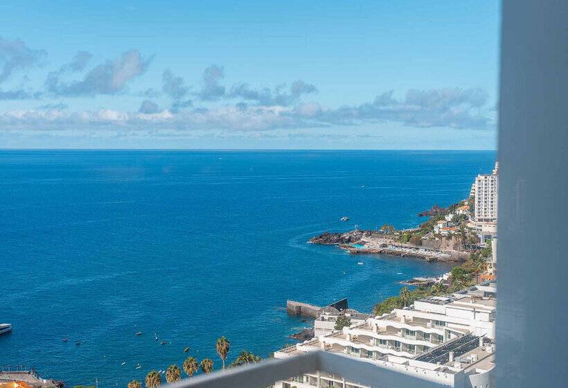 اتاق استاندارد با چشمانداز دریا, Muthu Raga Madeira