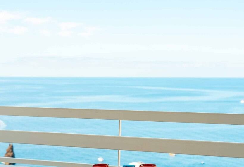 اتاق لوکس با چشمانداز دریا, Muthu Raga Madeira