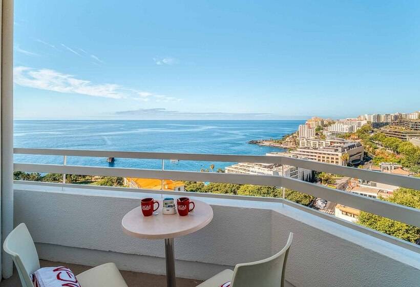 اتاق لوکس با چشمانداز دریا, Muthu Raga Madeira