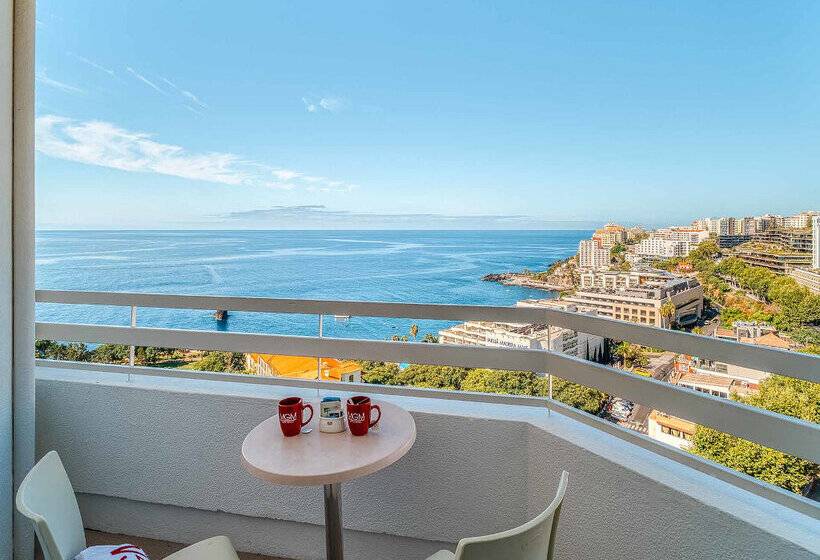 اتاق لوکس با چشمانداز دریا, Muthu Raga Madeira