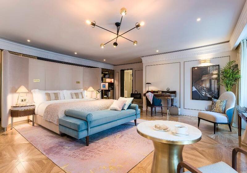 Номер Стандарт, Raffles Europejski Warsaw