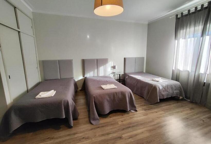 اتاق استاندارد سه نفره, Residencial Centro Comercial Avenida Bragashopping