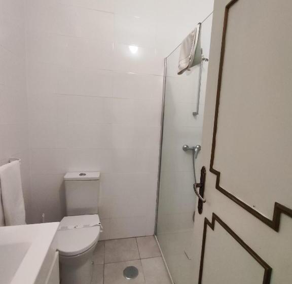 اتاق استاندارد سه نفره, Residencial Centro Comercial Avenida Bragashopping