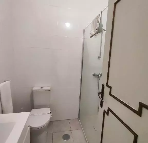 اتاق استاندارد سه نفره, Residencial Centro Comercial Avenida Bragashopping