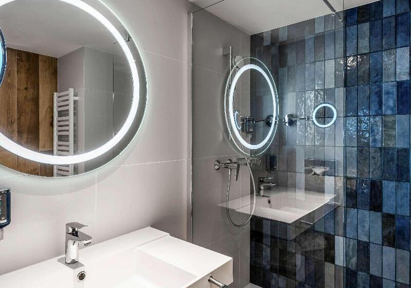 חדר סטנדרט נוף לים, Novotel Gdańsk Marina