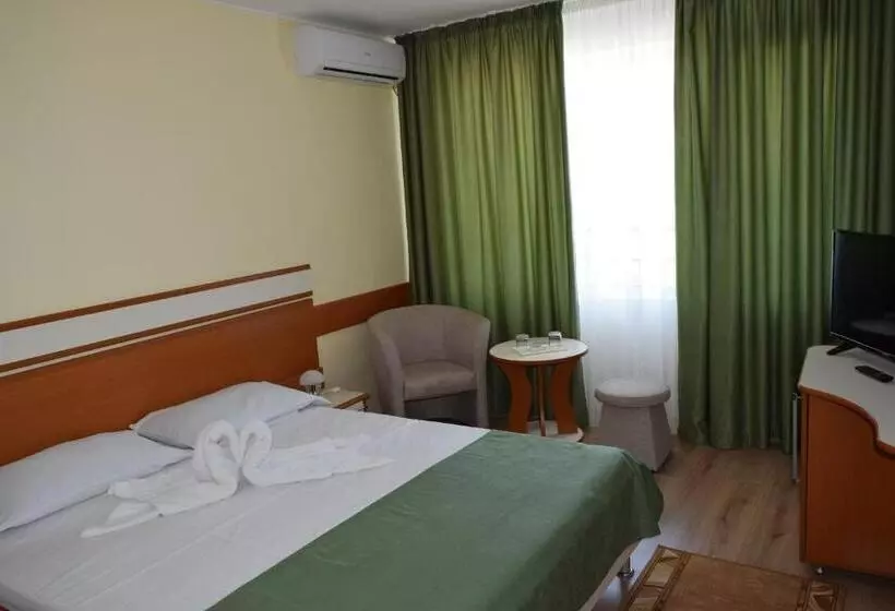 Standard Szoba, Cometa