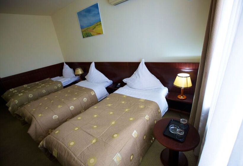 Номер Стандарт Трехместный, Delta 3