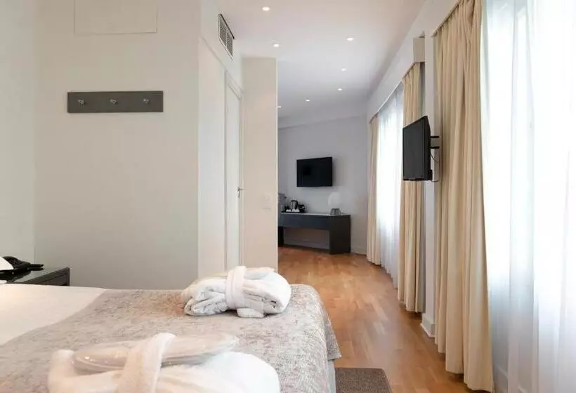 سوییت, Elite Hotel Marina Plaza