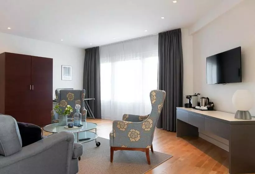سوییت, Elite Hotel Marina Plaza