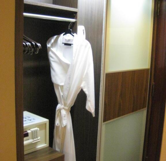 اتاق پرمیوم, Grand Pacific