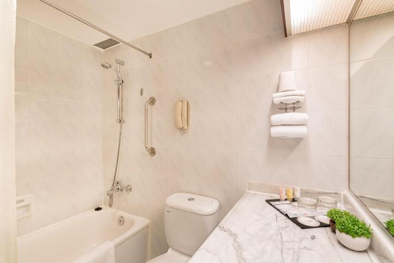 اتاق لوکس سه تخته, Grand Pacific