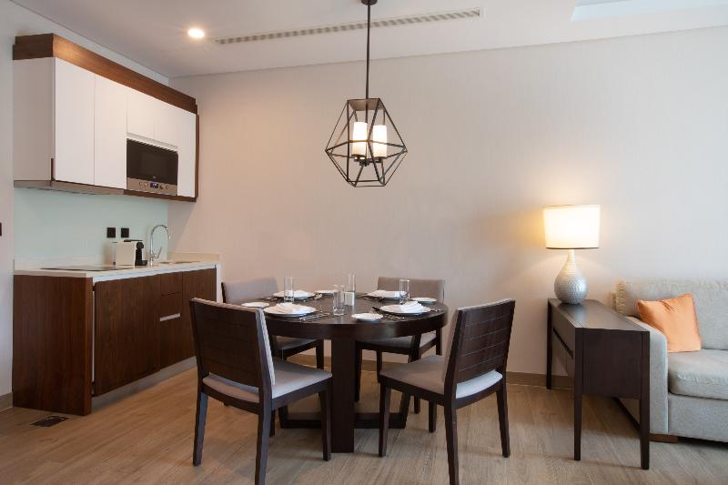 اتاق پرمیوم, Grand Pacific