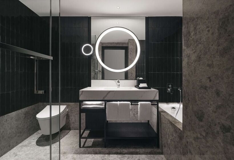 Premium Room City View, Hilton Singapore Orchard