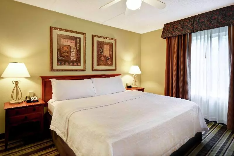 اتاق لوکس, Hilton Singapore Orchard