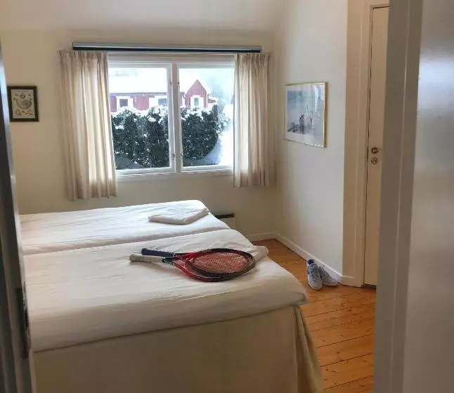 Quarto Estandar Banheiro Compartilhado, Hälleviks Havsbad