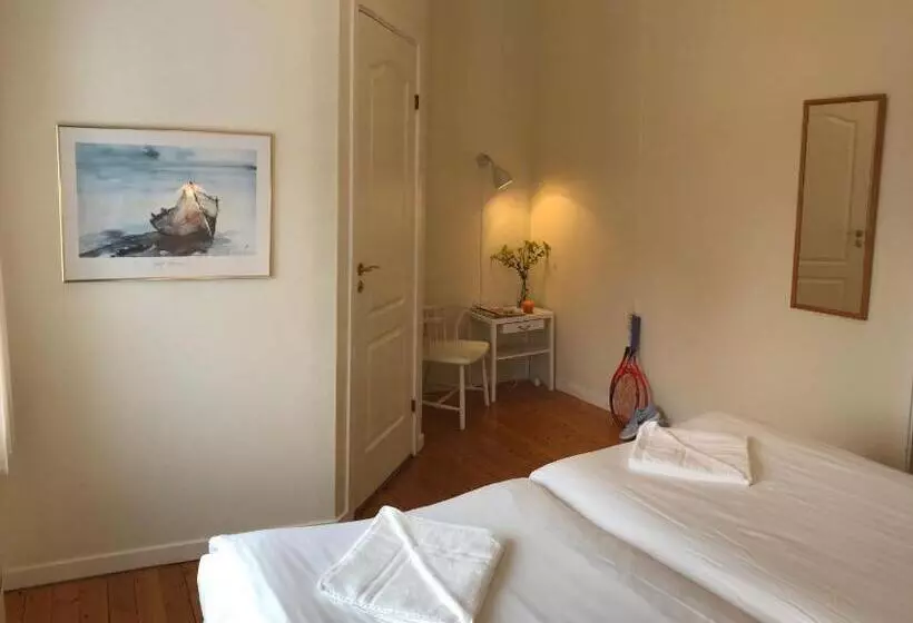 Quarto Estandar Banheiro Compartilhado, Hälleviks Havsbad