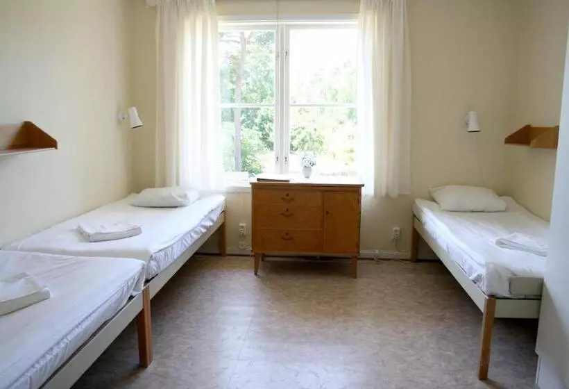 Quarto Triplo Estandar Banheiro Compartilhado, Hälleviks Havsbad