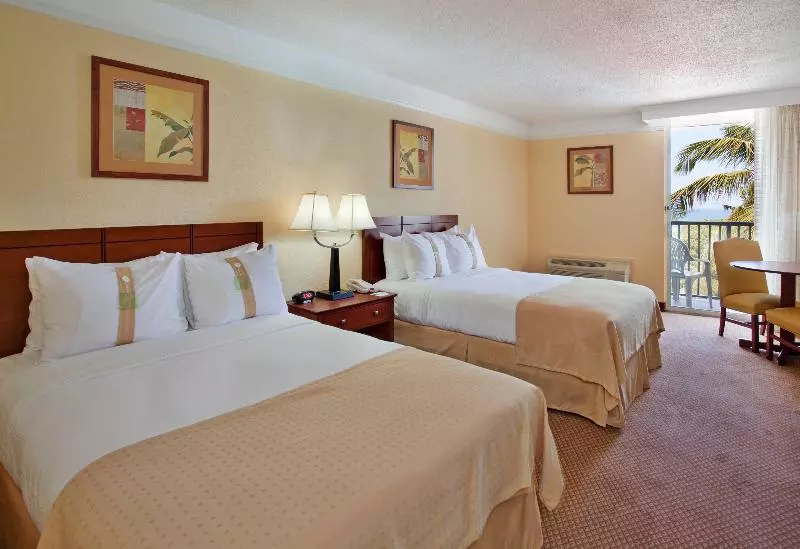 اتاق استاندارد با چشم‌انداز استخر, Holiday Inn Ponce & El Tropical Casino, An Ihg