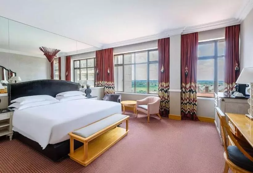 اتاق لوکس با تخت بزرگ, Hyatt Regency Harare The Meikles