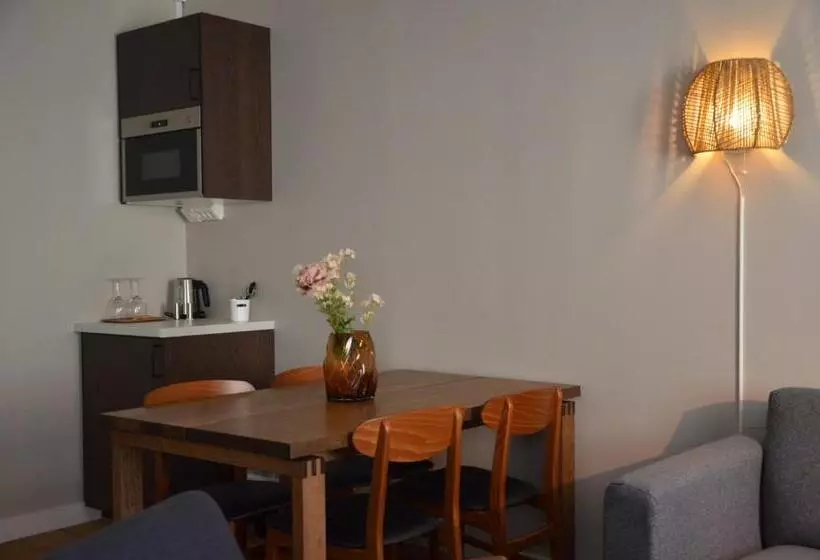 استودیوی استاندارد, L Zata Longstay