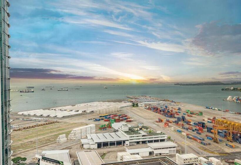 Premium Room, M Hotel Singapore City Centre