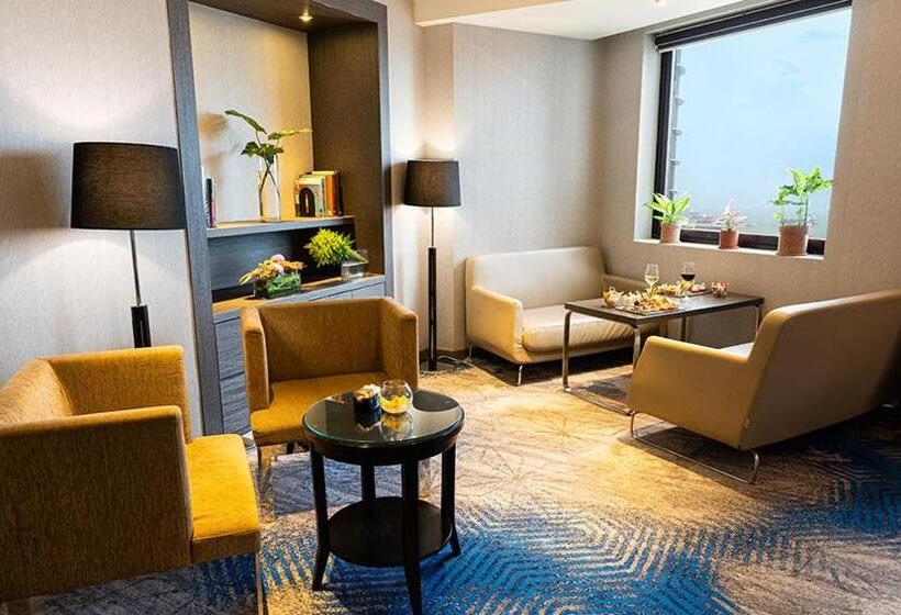 Club Room, M Hotel Singapore City Centre