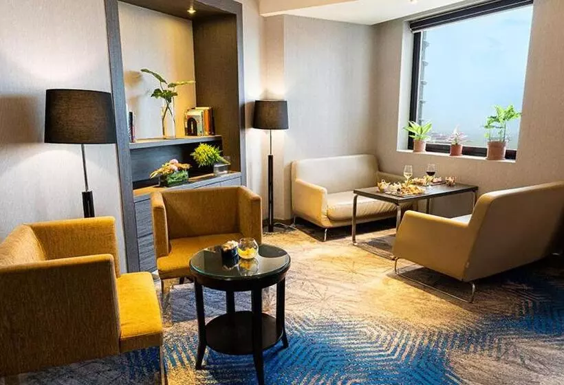 Club Room, M Hotel Singapore City Centre