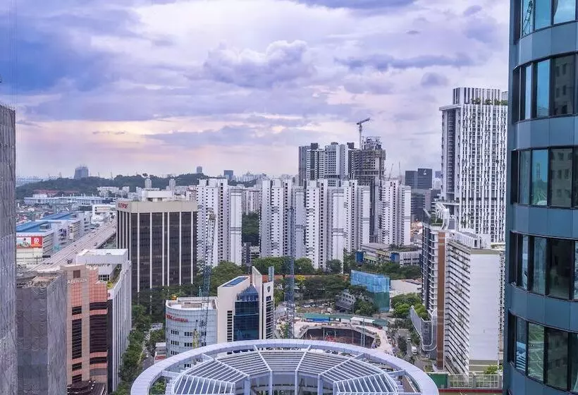 Deluxe Room, M Hotel Singapore City Centre