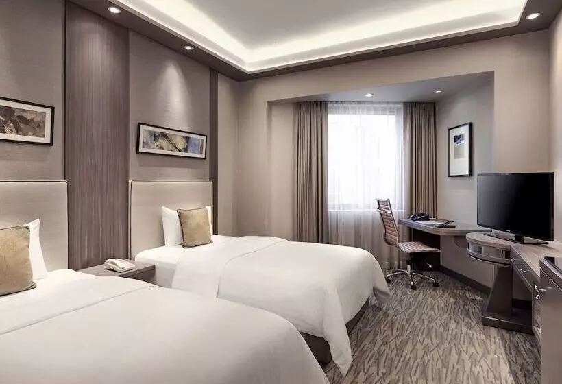 Deluxe Room, M Hotel Singapore City Centre