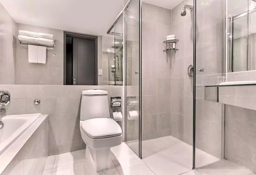 Premium Room, M Hotel Singapore City Centre