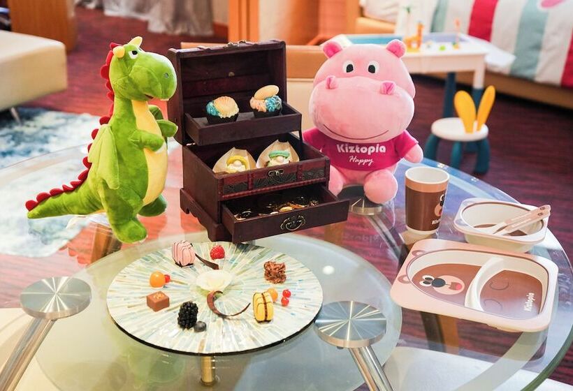 Family Suite, M Hotel Singapore City Centre