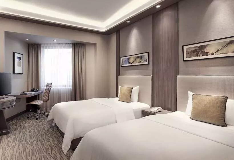 Deluxe Room, M Hotel Singapore City Centre