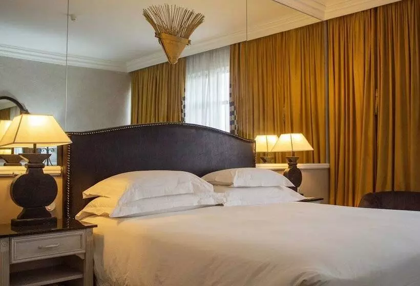 اتاق دلوکس با چشم‌انداز پارک, Hyatt Regency Harare The Meikles