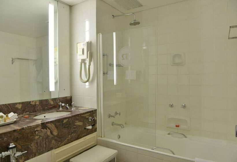 Номер Стандарт, Hyatt Regency Harare The Meikles