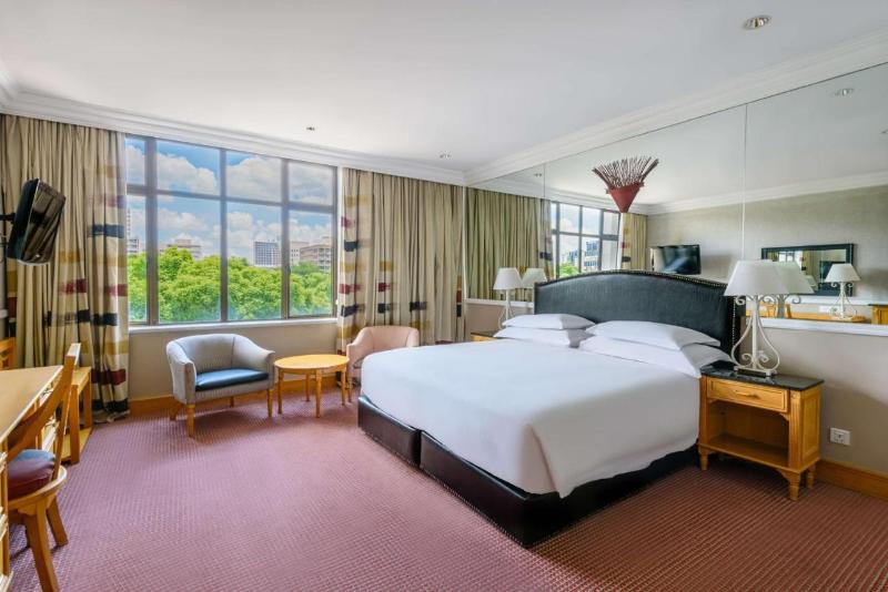 Номер Клуб, Hyatt Regency Harare The Meikles