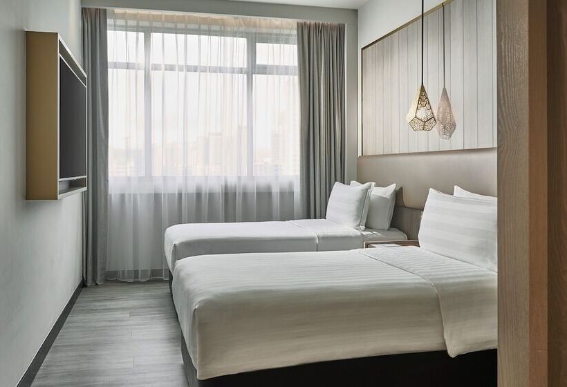 Perhehuone, Novotel Singapore On Kitchener