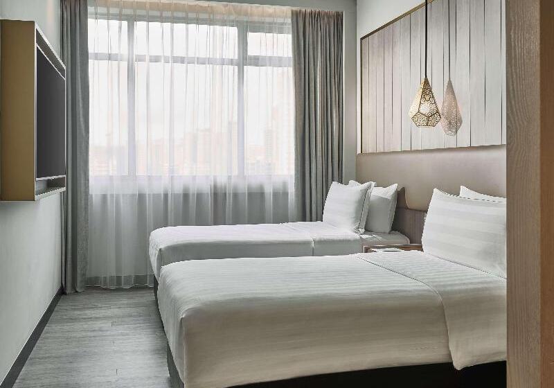 Perhehuone, Novotel Singapore On Kitchener