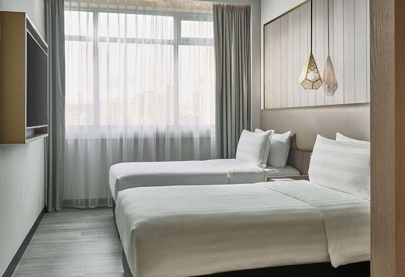 Perhehuone, Novotel Singapore On Kitchener