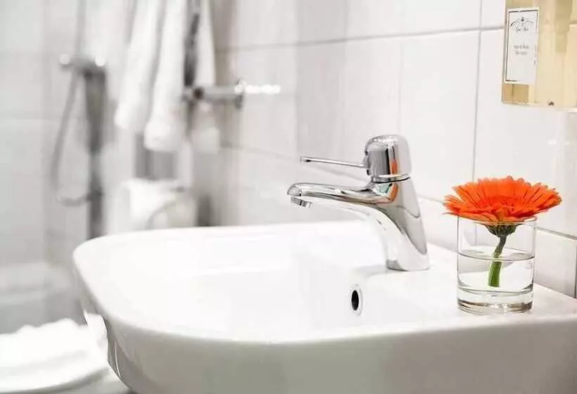 اتاق استاندارد, Queen S Hotel By First Hotels