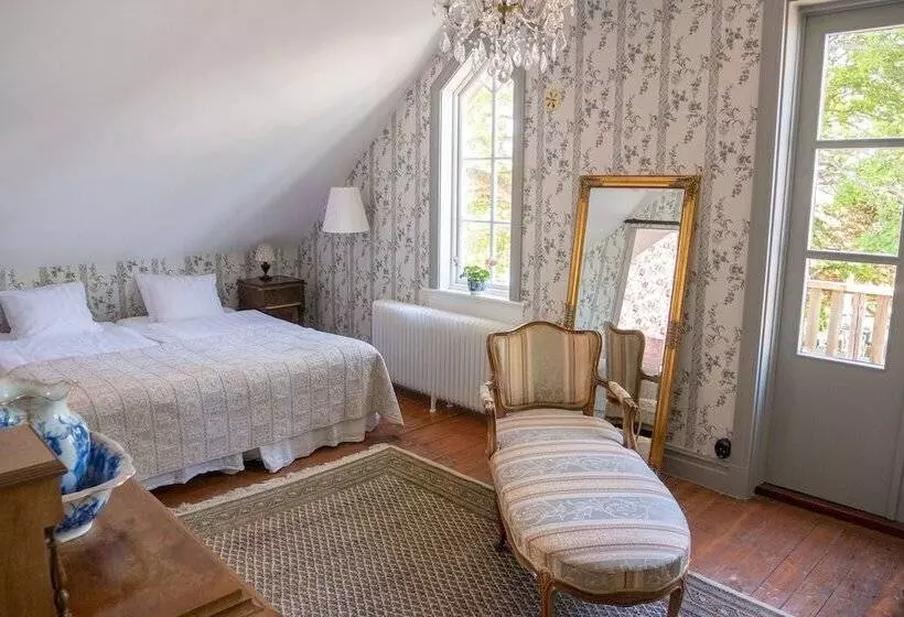 オーシャンビュースイート, Warfsholm