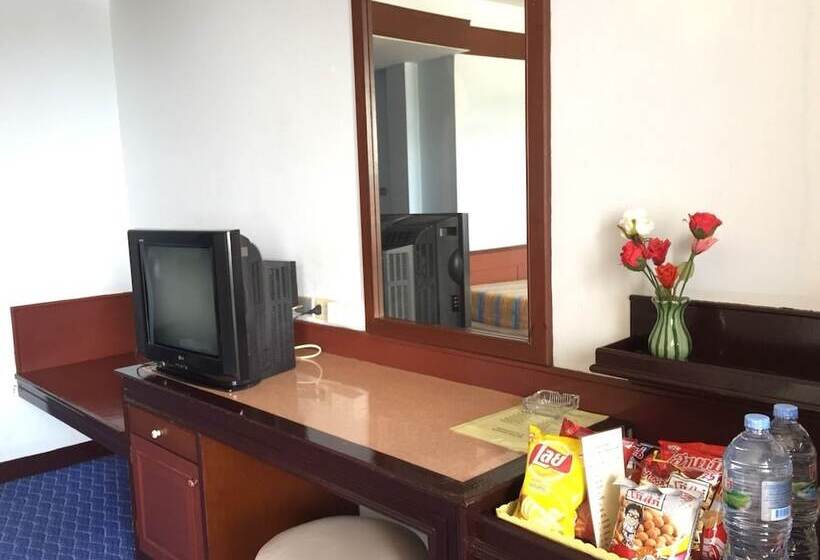 디럭스 룸, Grand Thara Hotel