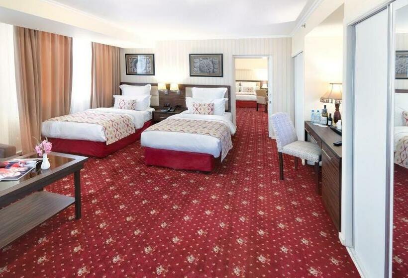 패밀리 스위트, Ani Plaza