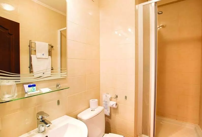 Standard Yhden Hengen Huone, Dnipro