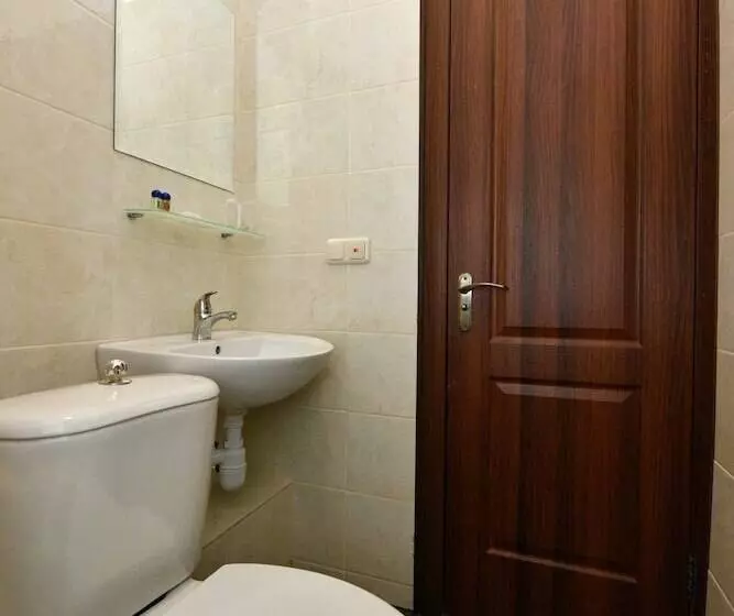 Standard Yhden Hengen Huone, Dnipro