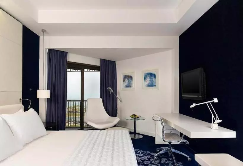 Club Room King Bed, Le Méridien Al Khobar