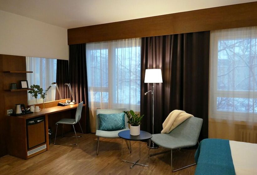 高级大房间, Raumanlinna