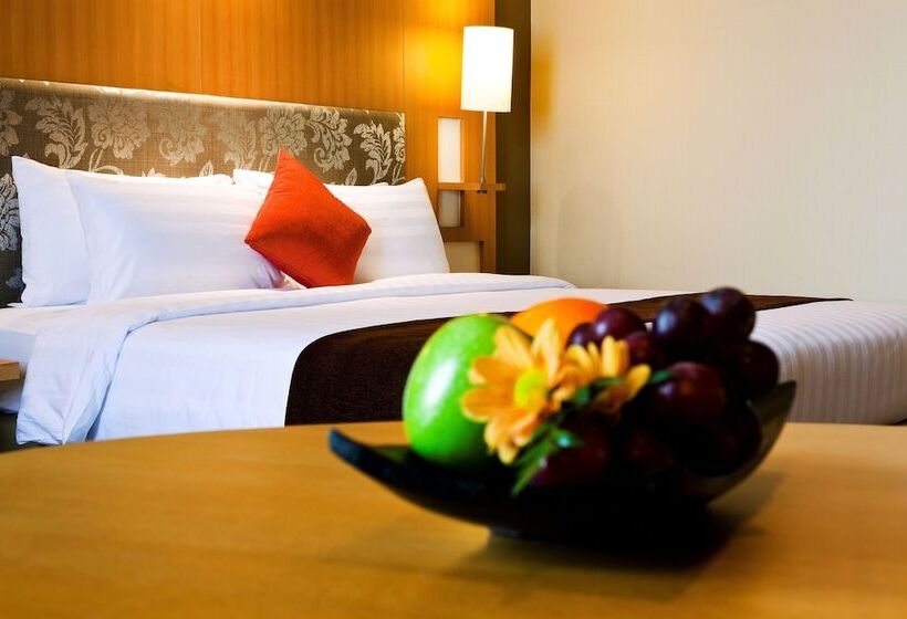 اتاق لوکس با چشمانداز استخر, Royal Princess Larn Luang Sha Extra Plus