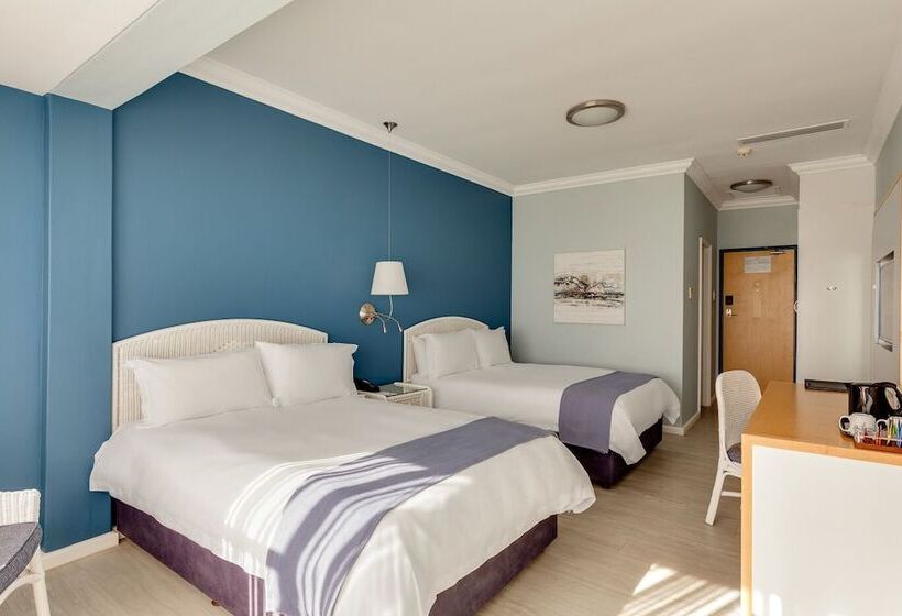 غرفة عائلية, Saldanha Bay