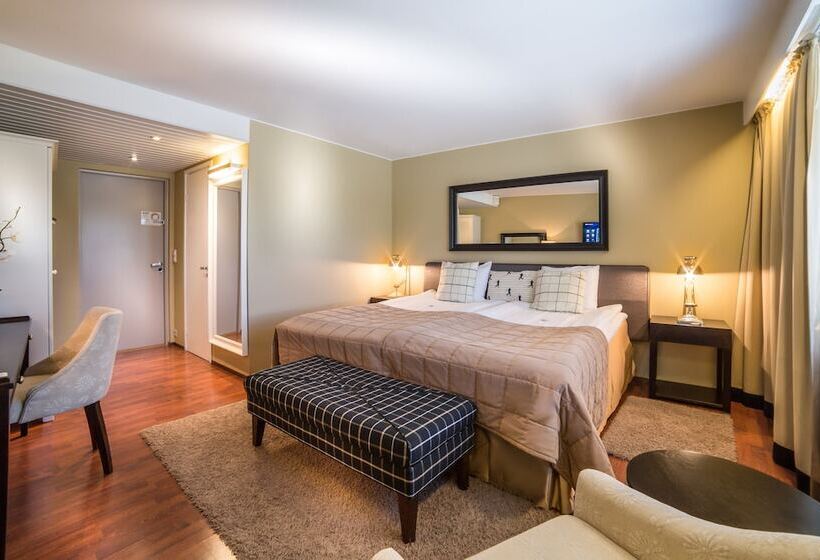 高级大房间, Sorsanpesa